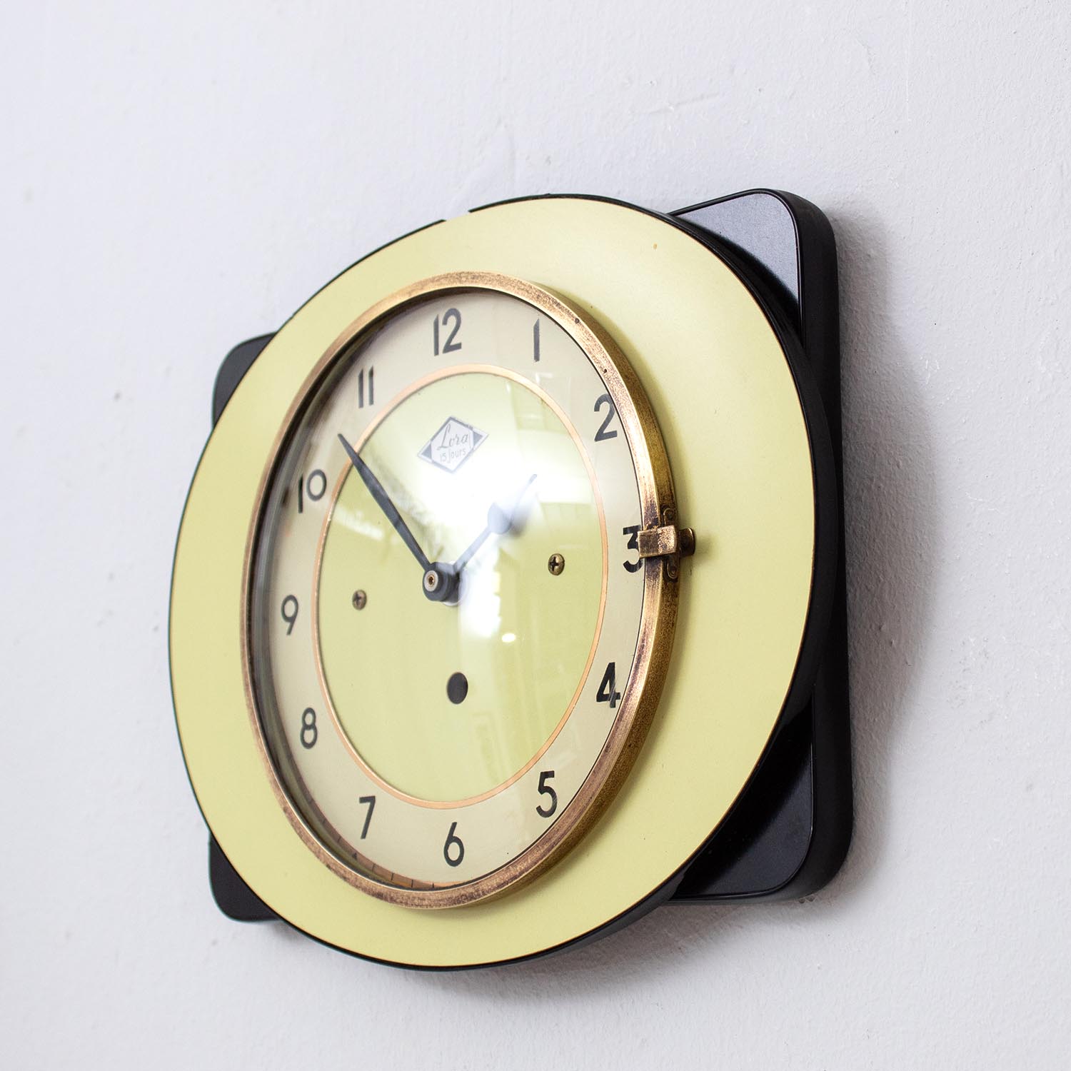 Vintage gelb-schwarze Küchenuhr 1950er "Lora 15 Jours" aus Frankreich