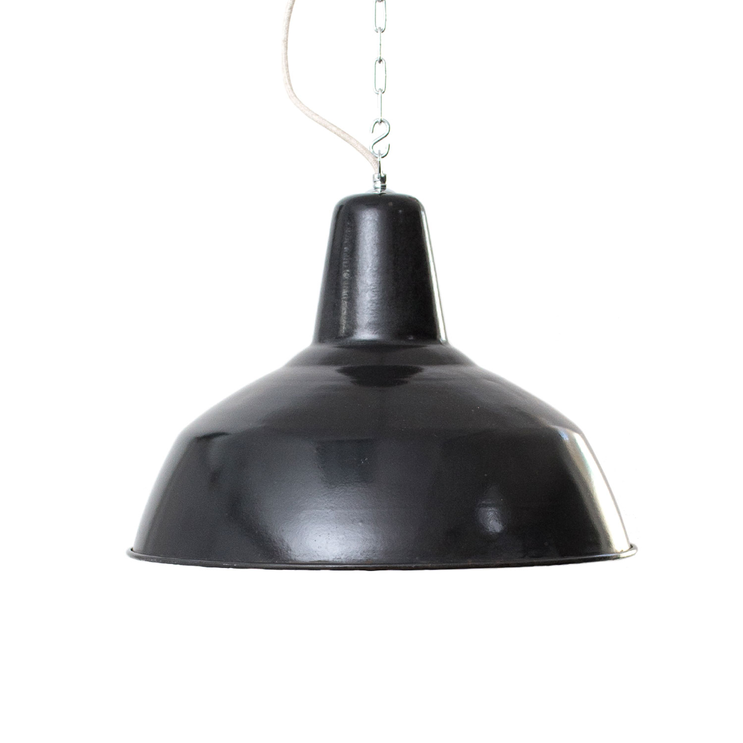 Alte große schwarze Emaille Industrielampe Ø 45 cm aus der Bretagne