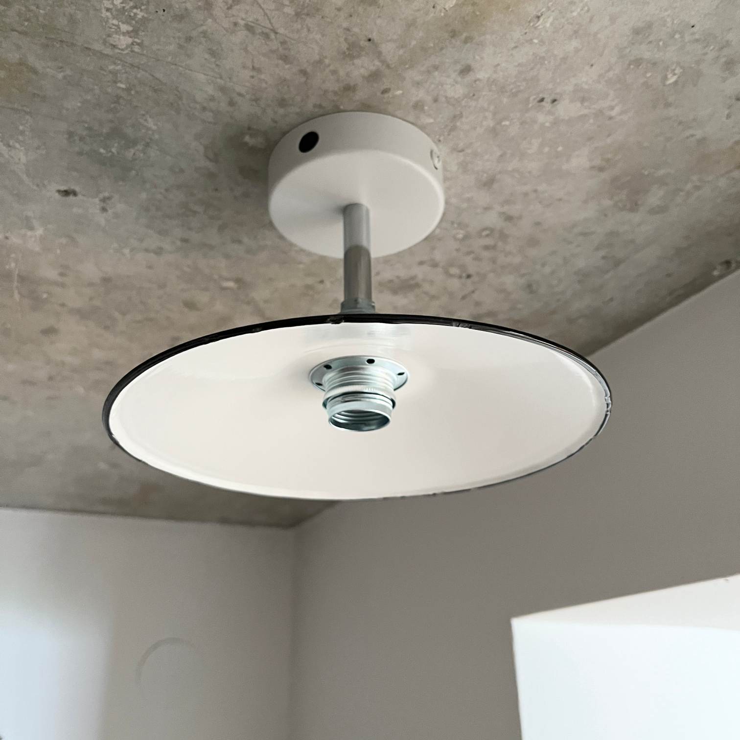 Vintage kleine weiße Emaille Deckenlampe Ø 20 cm Flurlampe