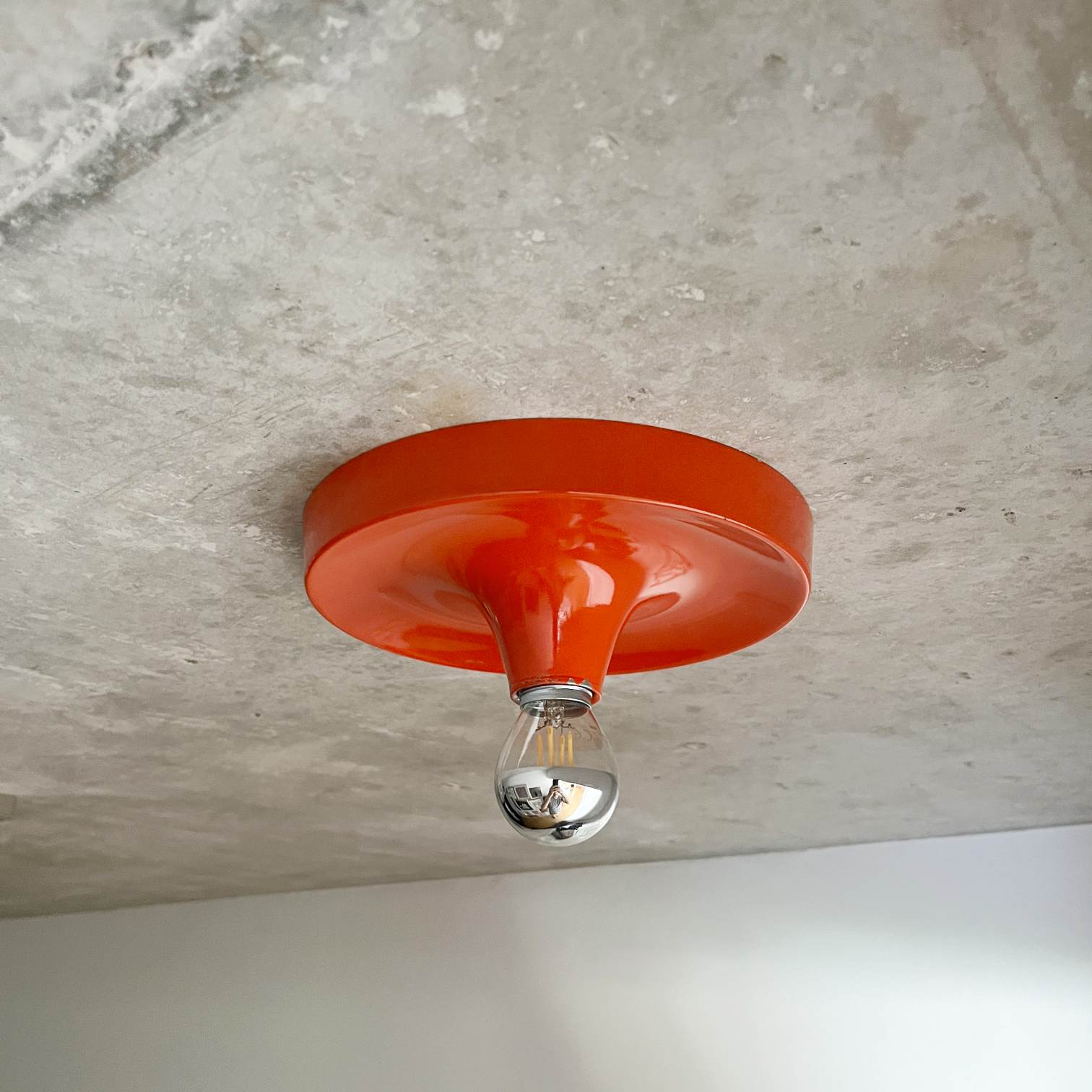 Vintage 70er Ufo Diskus Wand- oder Deckenlampe Orange 19 cm Space Age Sputnik Honsel